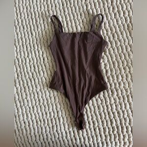 Skims fits everyone cami bodysuit cocoa